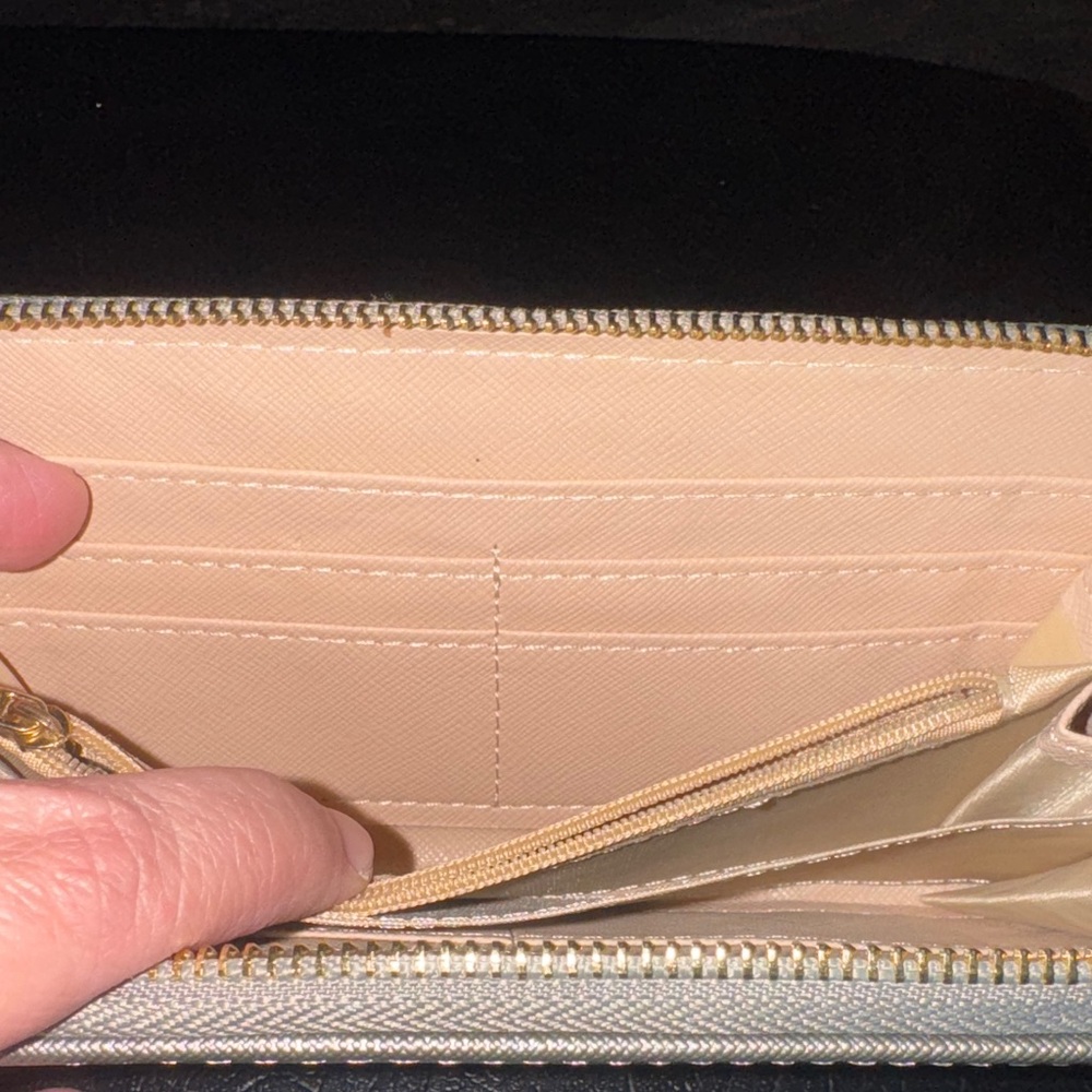 Dasein Elegant Silver & Gold Zip Around Full Size Wristlet NWOT - Picture 5 of 16
